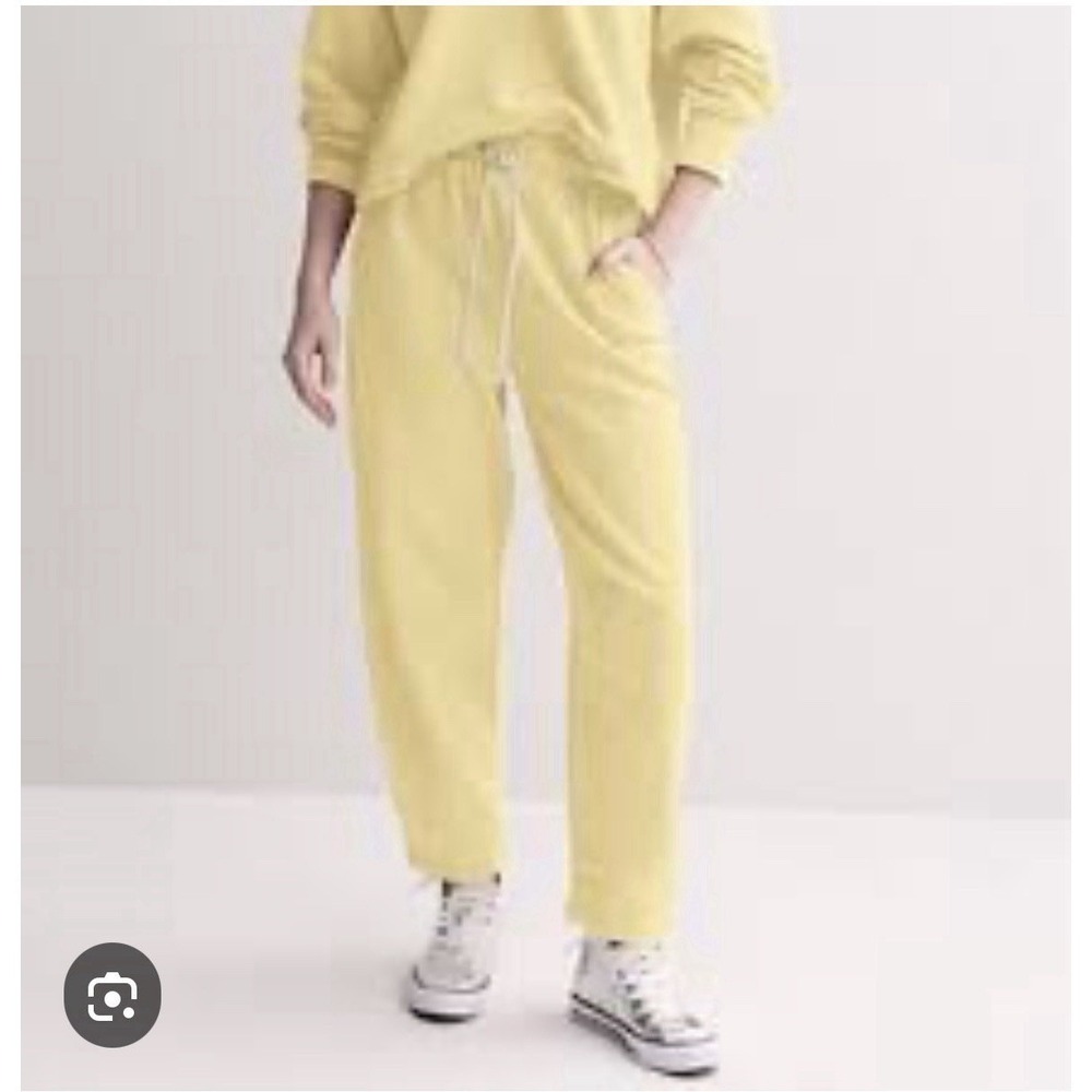 NWT Barrel Leg Lounge Joggers Women Medium Butter Yellow Soft Athleisure NEW